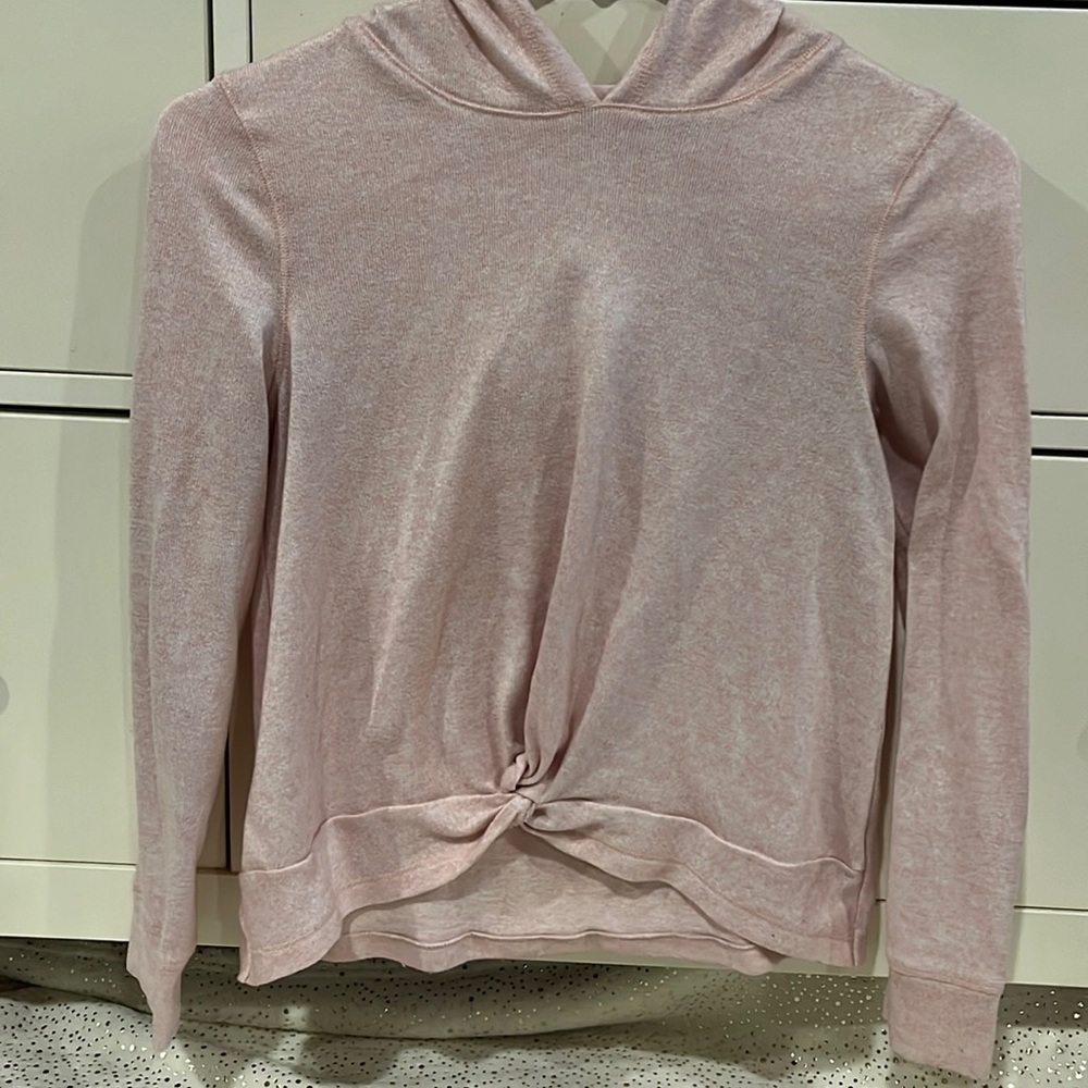 Girls yogalicious L blush pink hooded top.